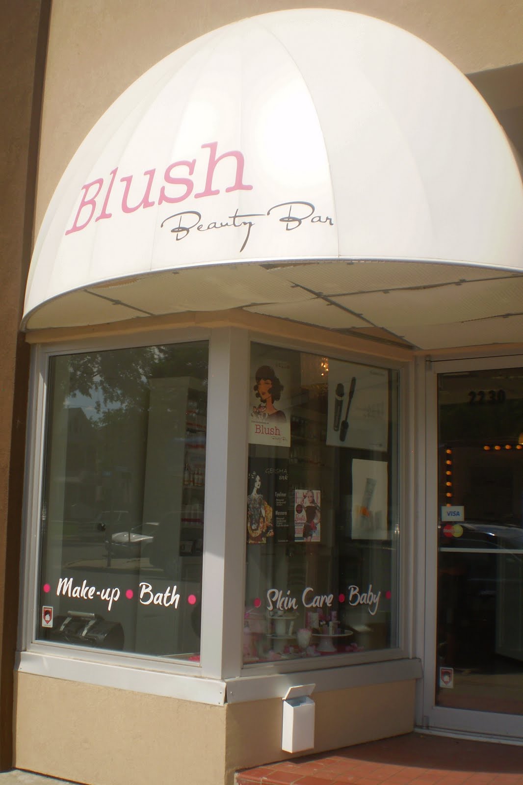 a visit to Blush Beauty Bar {travels} Beauty Parler