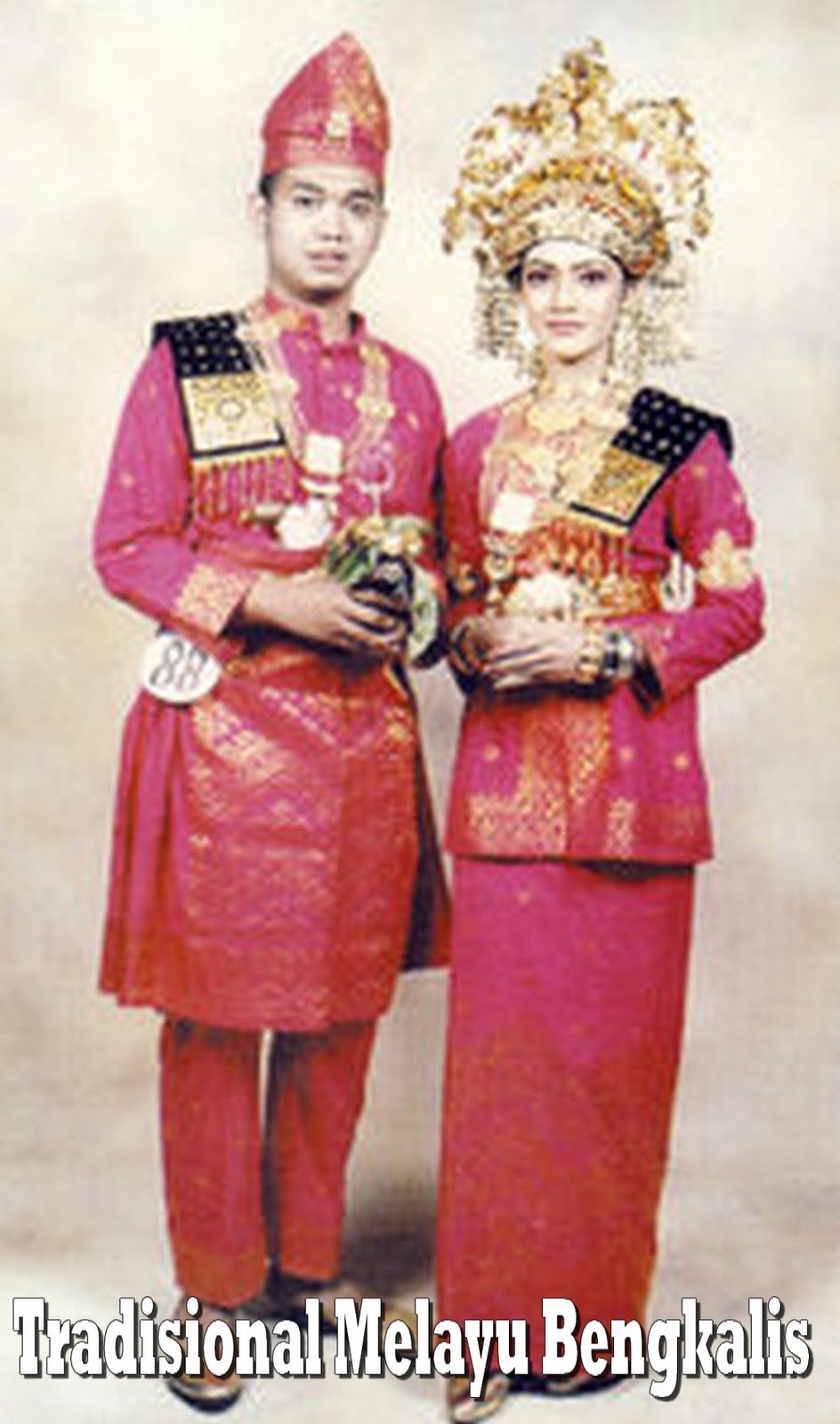 Download this Pakaian Adat Tradisional Melayu Indragiri picture