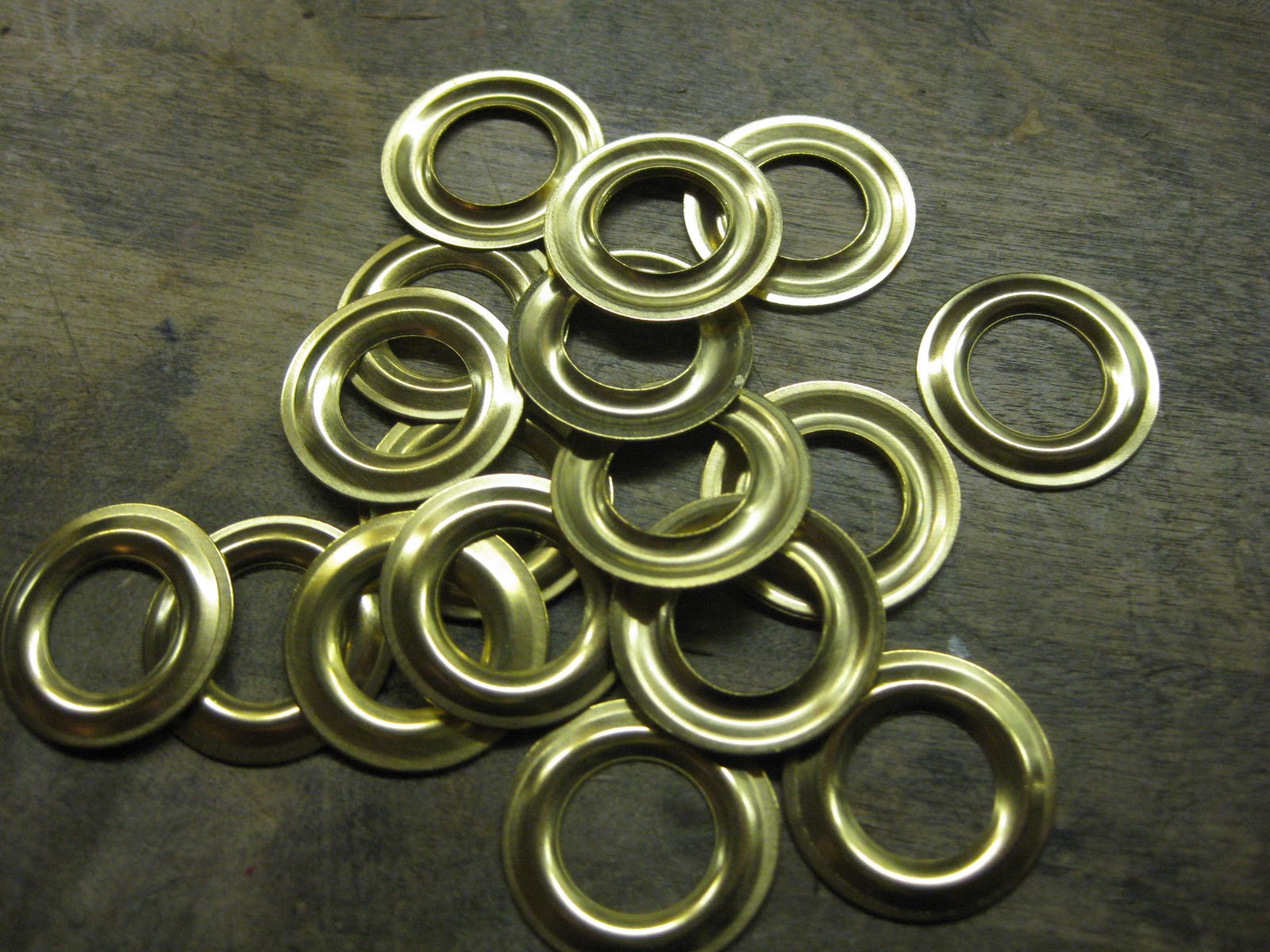 New Jewelry A Day Make a Bracelet from Grommets