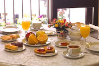 http://2.bp.blogspot.com/_KdbK4_YFspA/TCGluYcpGiI/AAAAAAAAA_0/JyN16N6o12I/s1600/colazione.jpg