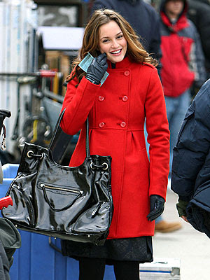 leighton-in-red Look Blair Waldorf para o outono/inverno!