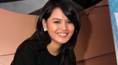 Herfiza Novianti Between Career and Education
