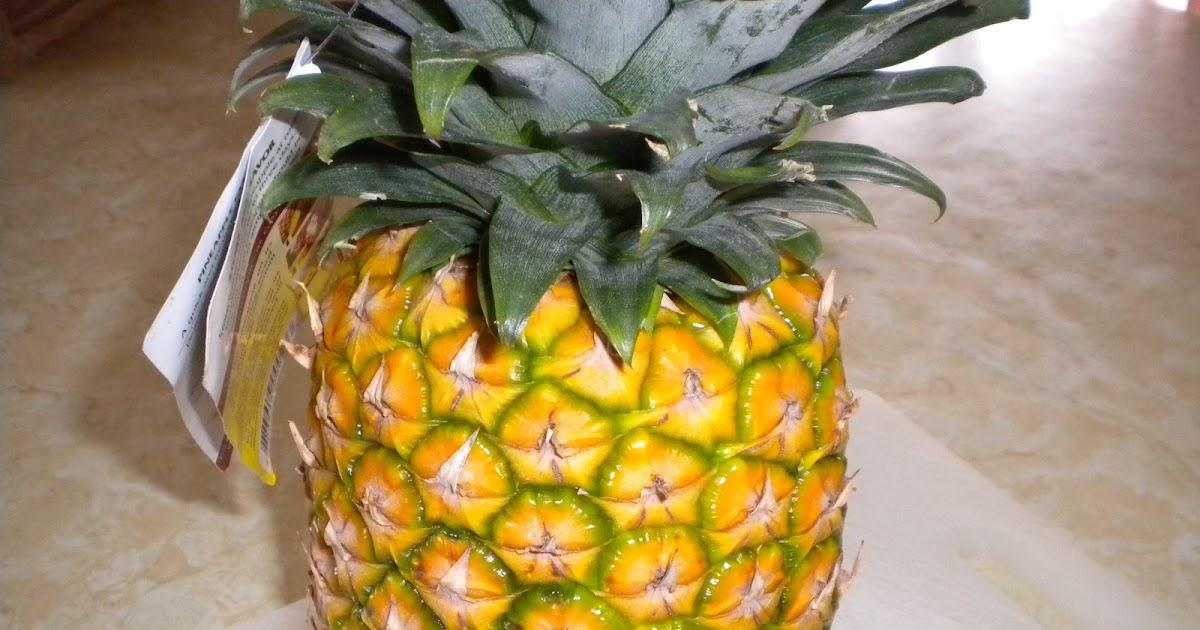 PinoyAmericanFavoriteRecipes 108_How to Cut Fresh Pineapple the