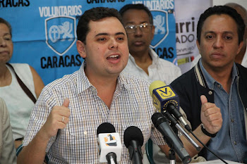 Antonio Ecarri felicita la labor de Voluntarios por Caracas