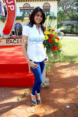 Genelia D'souza and Sonia Mehra at Elle Race photo