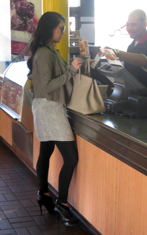 [kim-kardashian-and-reggie-bush-2.jpg]