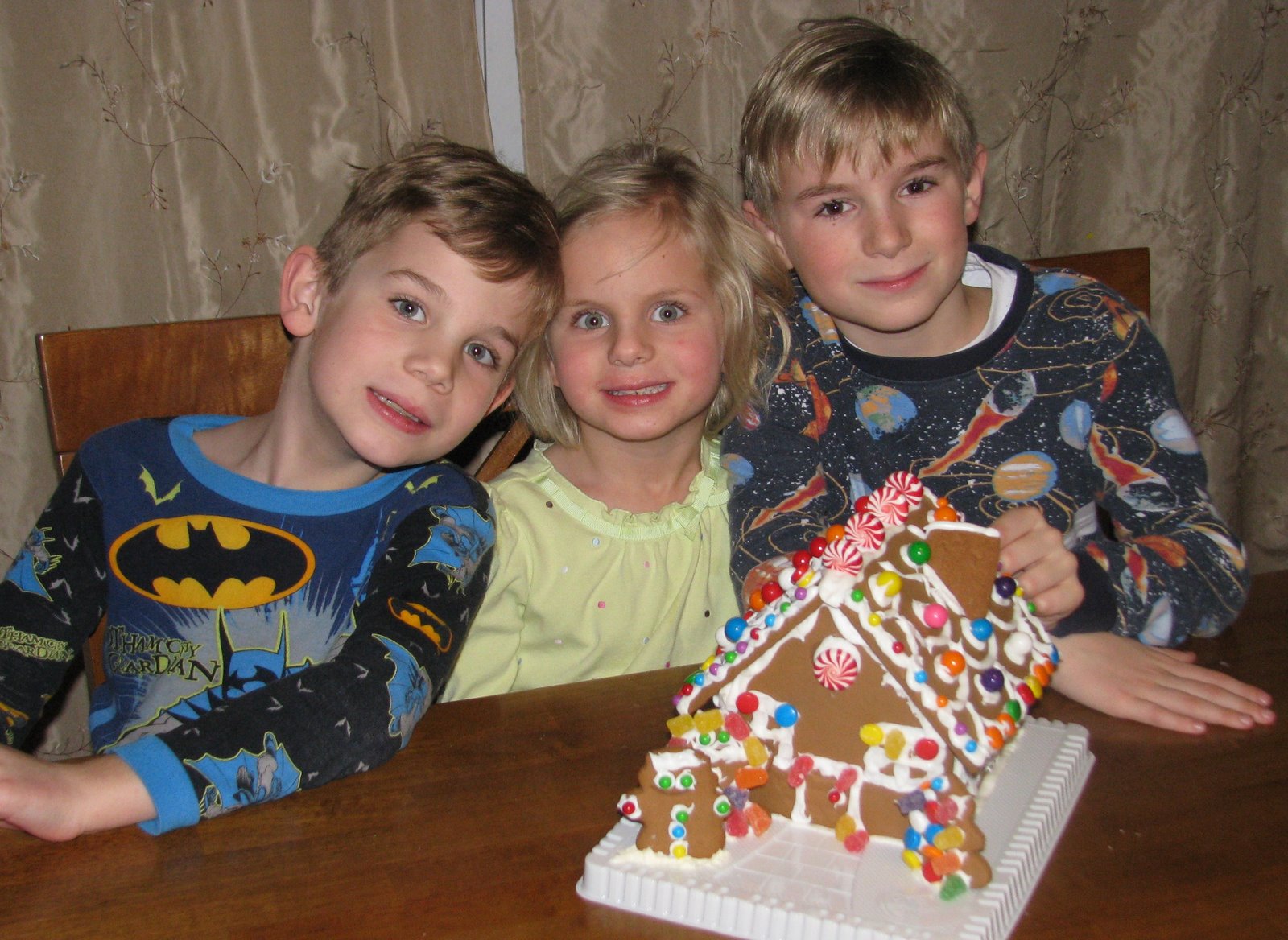 [gingerbread+012.JPG]