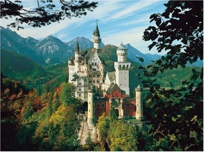 http://2.bp.blogspot.com/_KntEEDK_K5A/S8Ku6Lf9ekI/AAAAAAAAABA/KOuzJ9feWsE/s1600/neuschwanstein-in-fall.jpg