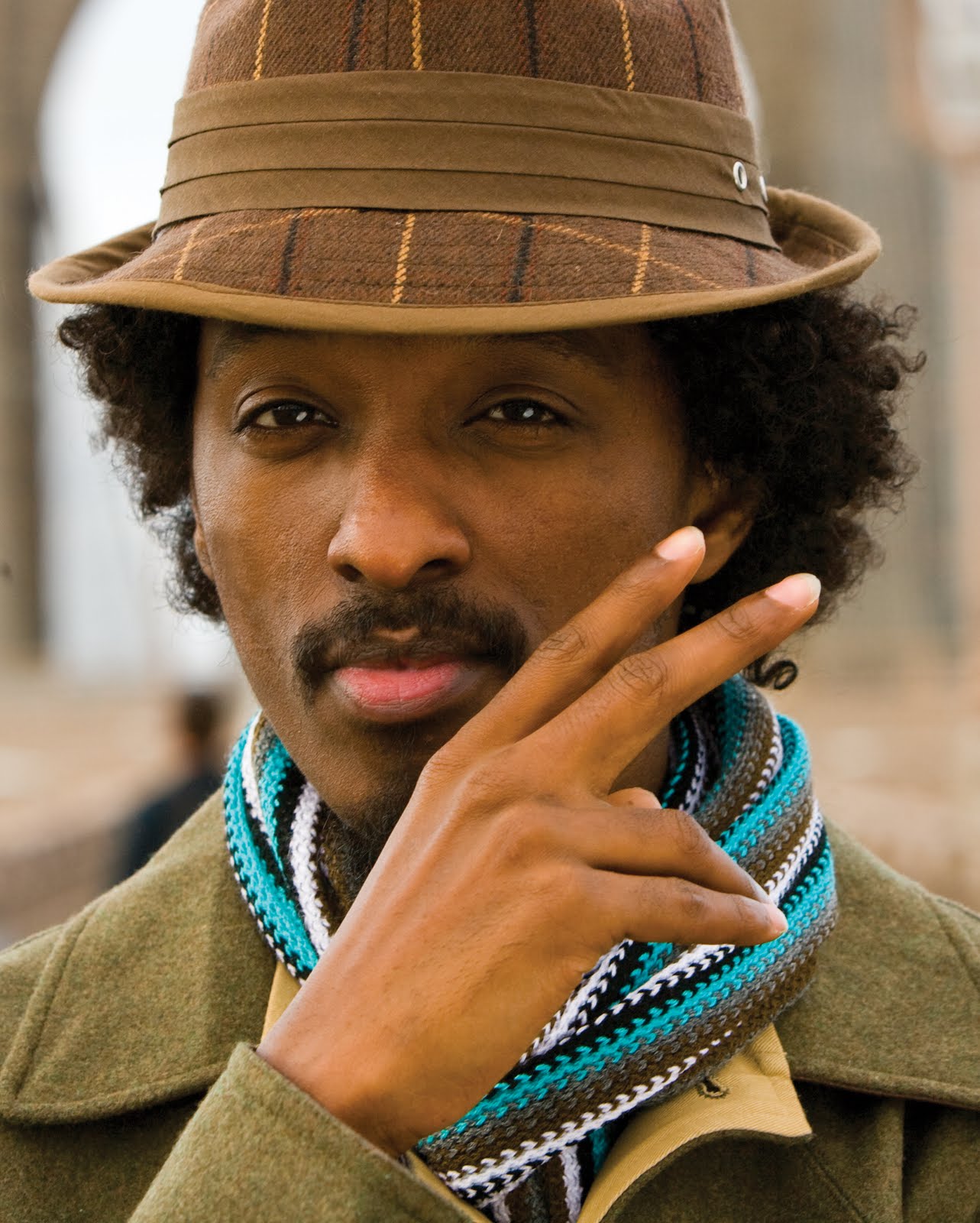 Hot Secrets K’NAAN’S TRIP TO KIBERA ON CANADIAN TV