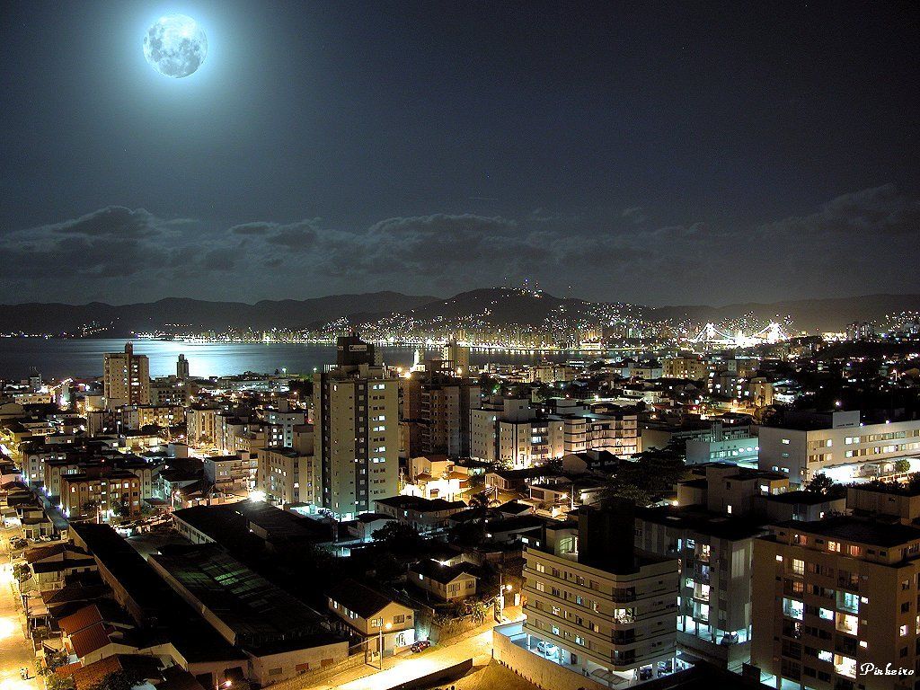 http://2.bp.blogspot.com/_Kpeov3_d-aU/TADgIJdbiwI/AAAAAAAANmk/89uqY6xt5PY/s1600/Lisboanoite1.jpg