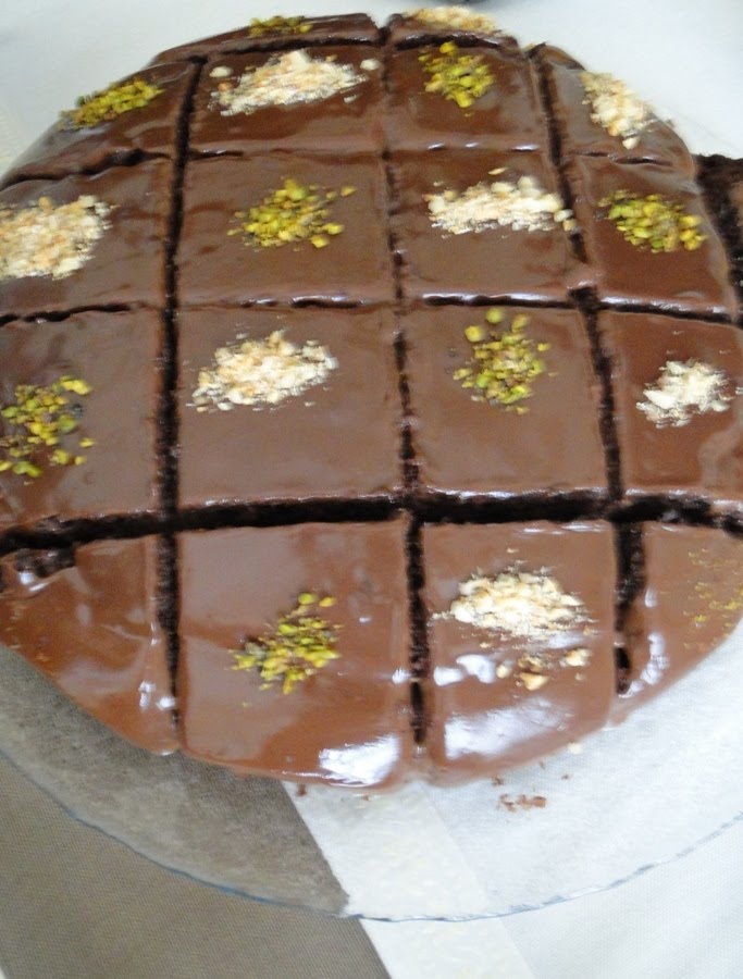 Duru Mutfak Pratik Resimli Yemek Tarifleri Çikolata Soslu Kek