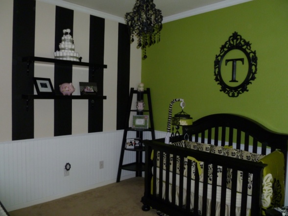 Girl#39;s Nursery: Black, White baby girl nursery. Girl#39;s Nursery: Black, White