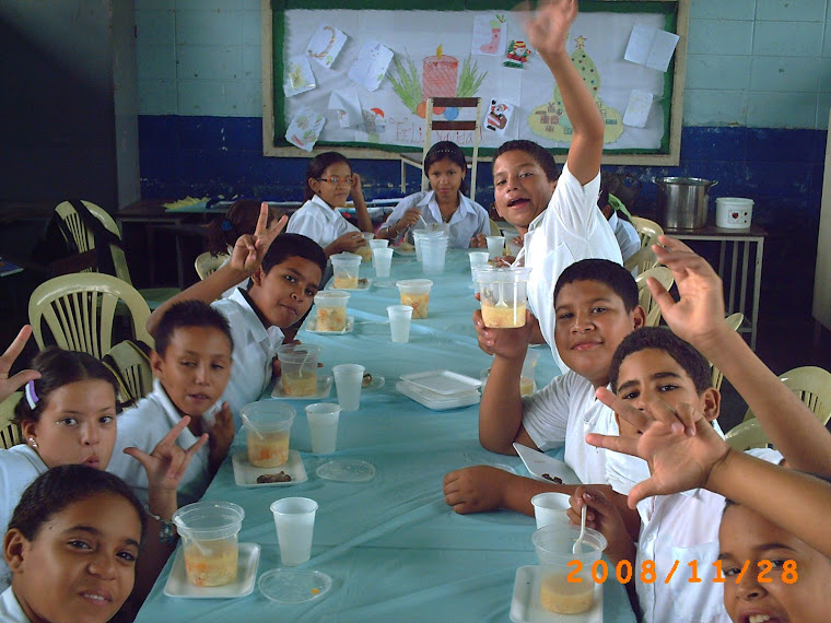 FAMILIA QUE COME UNIDA PERMANECE UNIDA