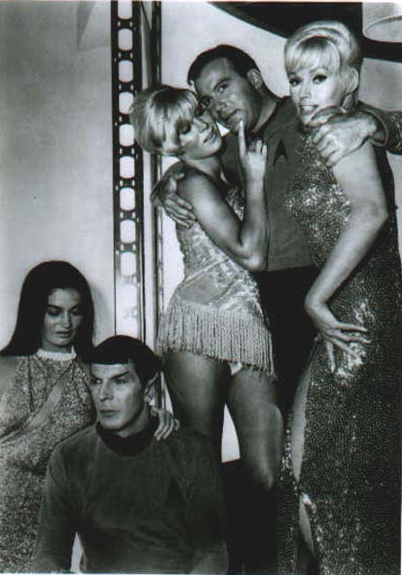 [P97_4_muddswomen.jpg]