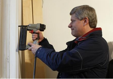 [8+harpernailgun.png]