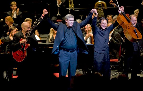 [2+Harper_with_Yo_Y_261481artw.jpg]