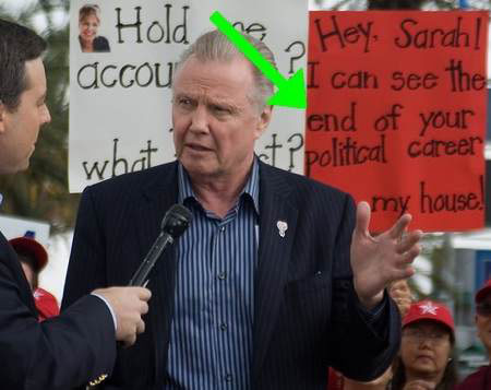 [leftist+at+GOP+rally.jpg]