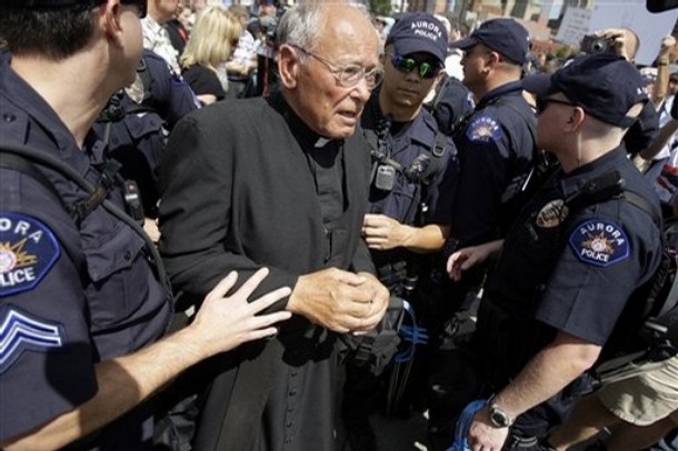 [catholic+priest.jpg]