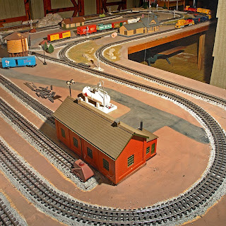Model Trains: Model Railroad Train Layout,Lionel Ross Custom O Gauge