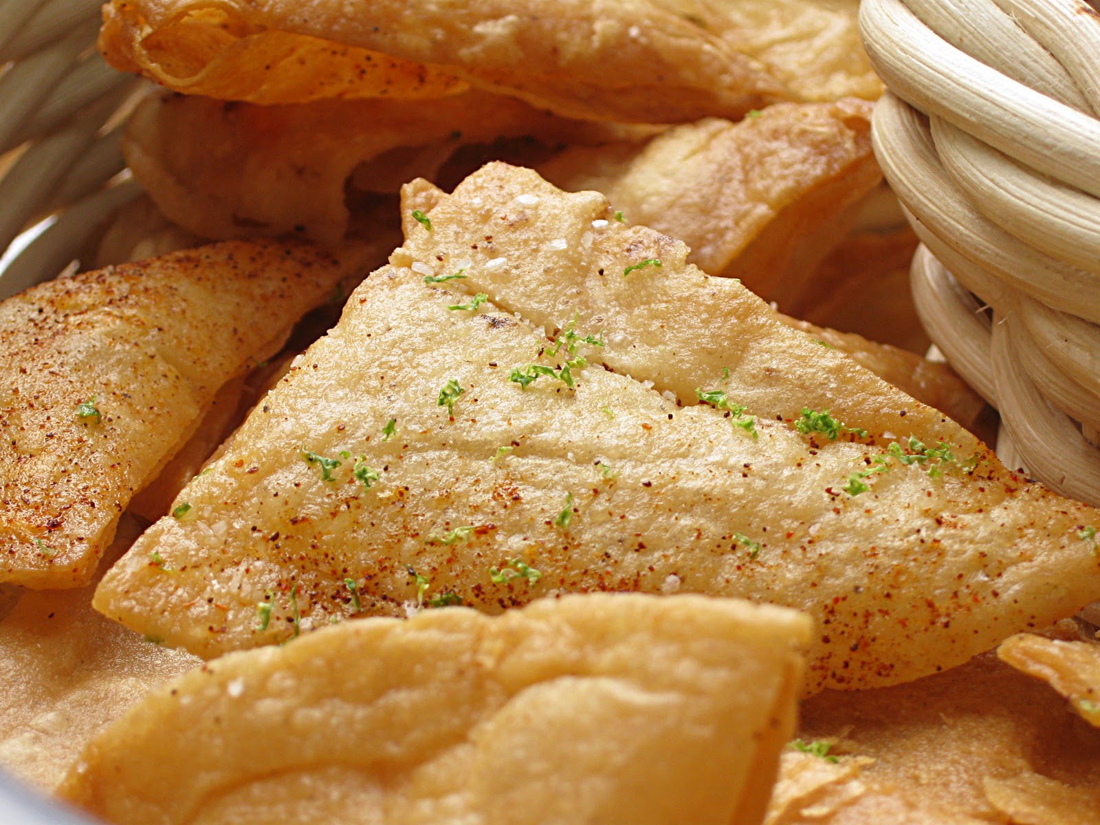 All That Splatters Foodie Friday Seasoned Tortilla Chips & Homemade Salsa