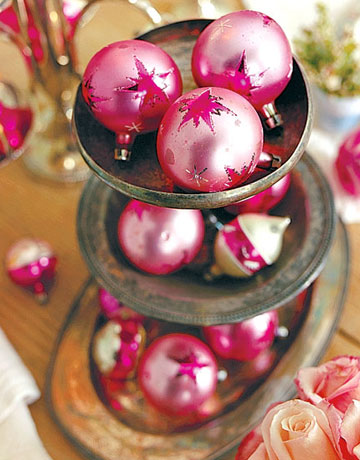 [pink-ornaments-de.jpg]