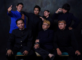 It is a pic when My Friends and I were going to perform Gamelan at Charity Night in KH UGM