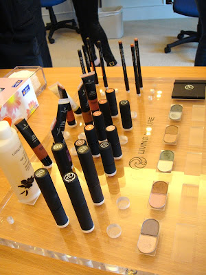 new zealand living nature makeup