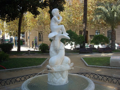 HAN DESTROZADO LA FUENTE DEL NIÑO FLAUTISTA... ¡¡OTRA VEZ!! Alicante Vivo