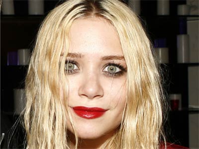 [mary-kate-mardi-gras-mask.jpg]