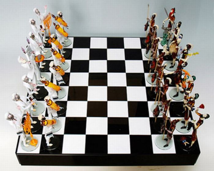 Curious, Funny Photos / Pictures 53 Strange chess board sets