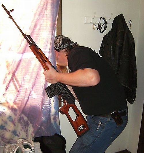 Curious, Funny Photos / Pictures Funny Gun People 25 Pics