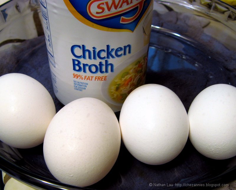 [1-4-7+steamed+eggs+mise-copyright-2008-nathan-lau.jpg]