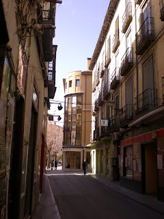 Detalle fachada moderna Calatayud