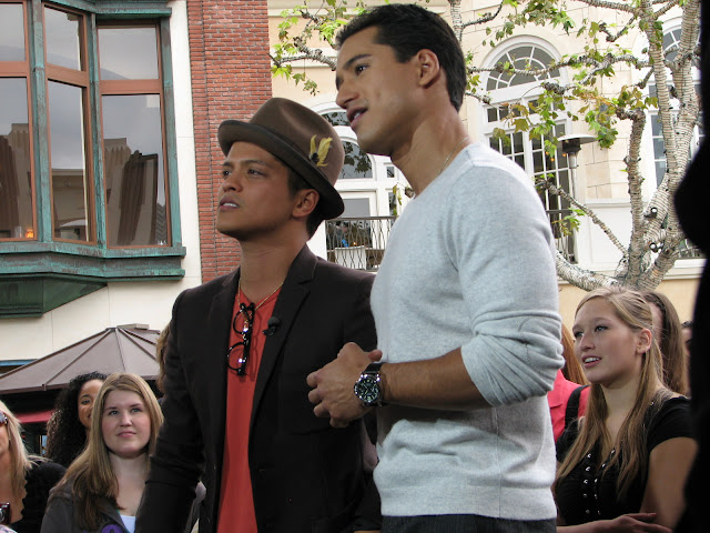 Bruno Mars impersonates Elvis Presley