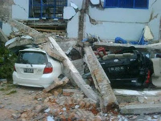 Gempa Bumi Sumatera Barat 7,6 SR  Kerusakan dan Korban