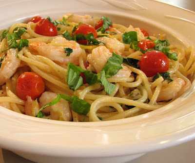 Pasta with Shrimp, Tomatoes, Garlic, Lemon and Basil