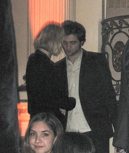 Kristen Stewart Family Photos on Kristen Stewart Hangs With Robert Pattinson And Family At Remember Me