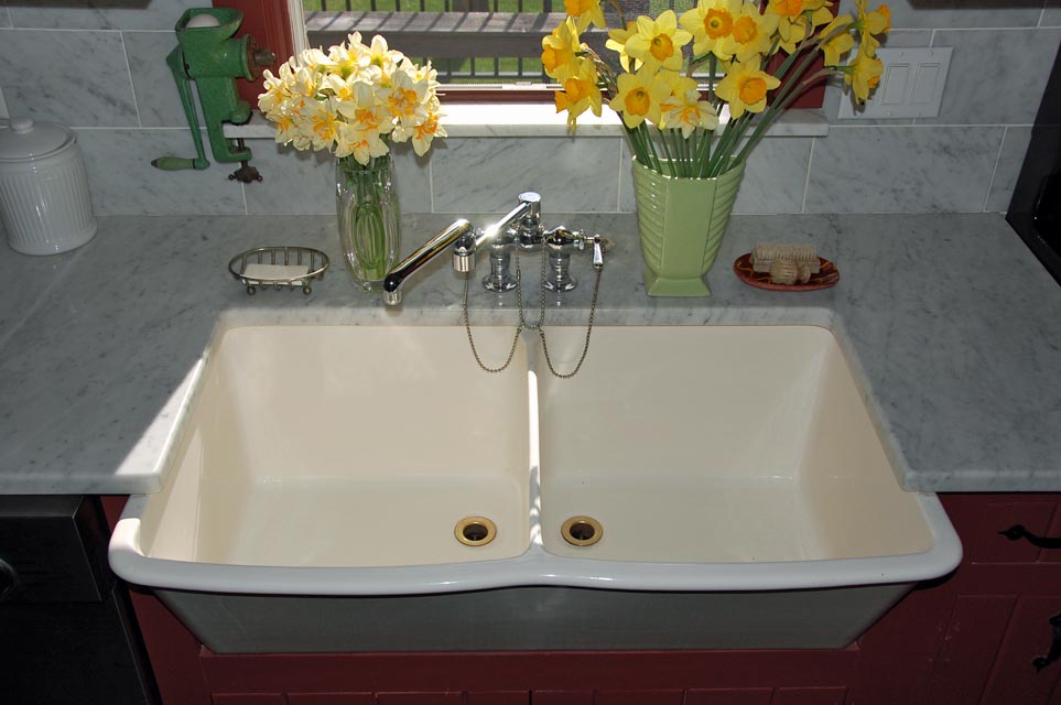 My Recycled Kitchen Farm Sink Content in a Cottage