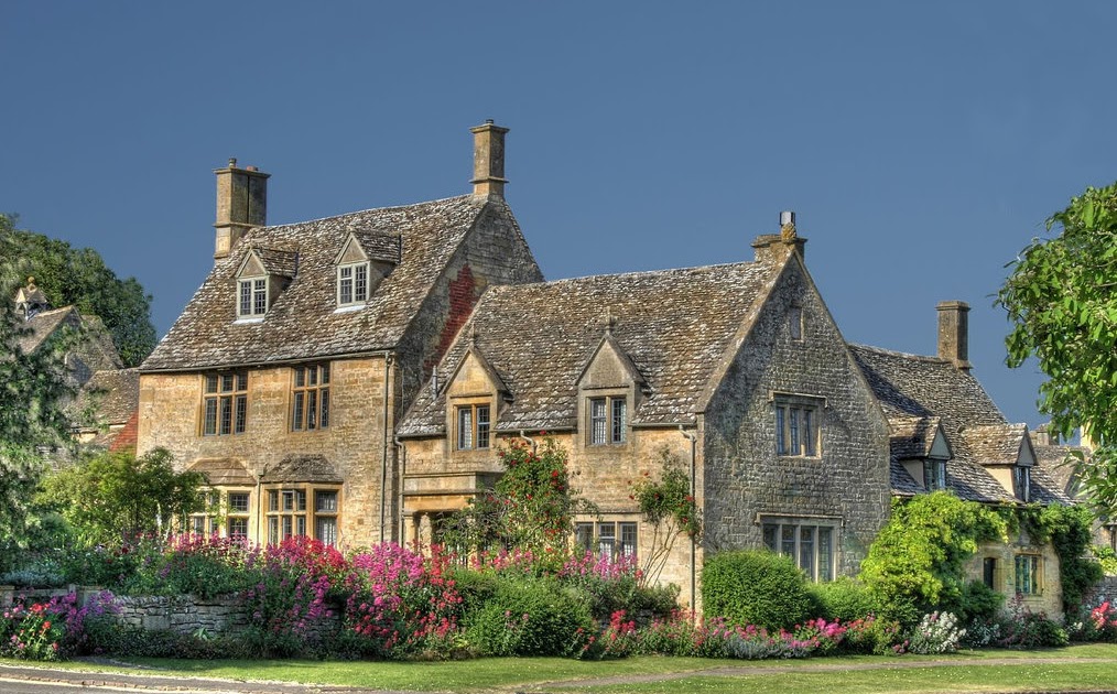 Classic Cotswolds Content in a Cottage