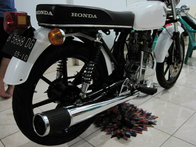 Modifikasi HONDA GL 100 1990 modif CB 100 title=