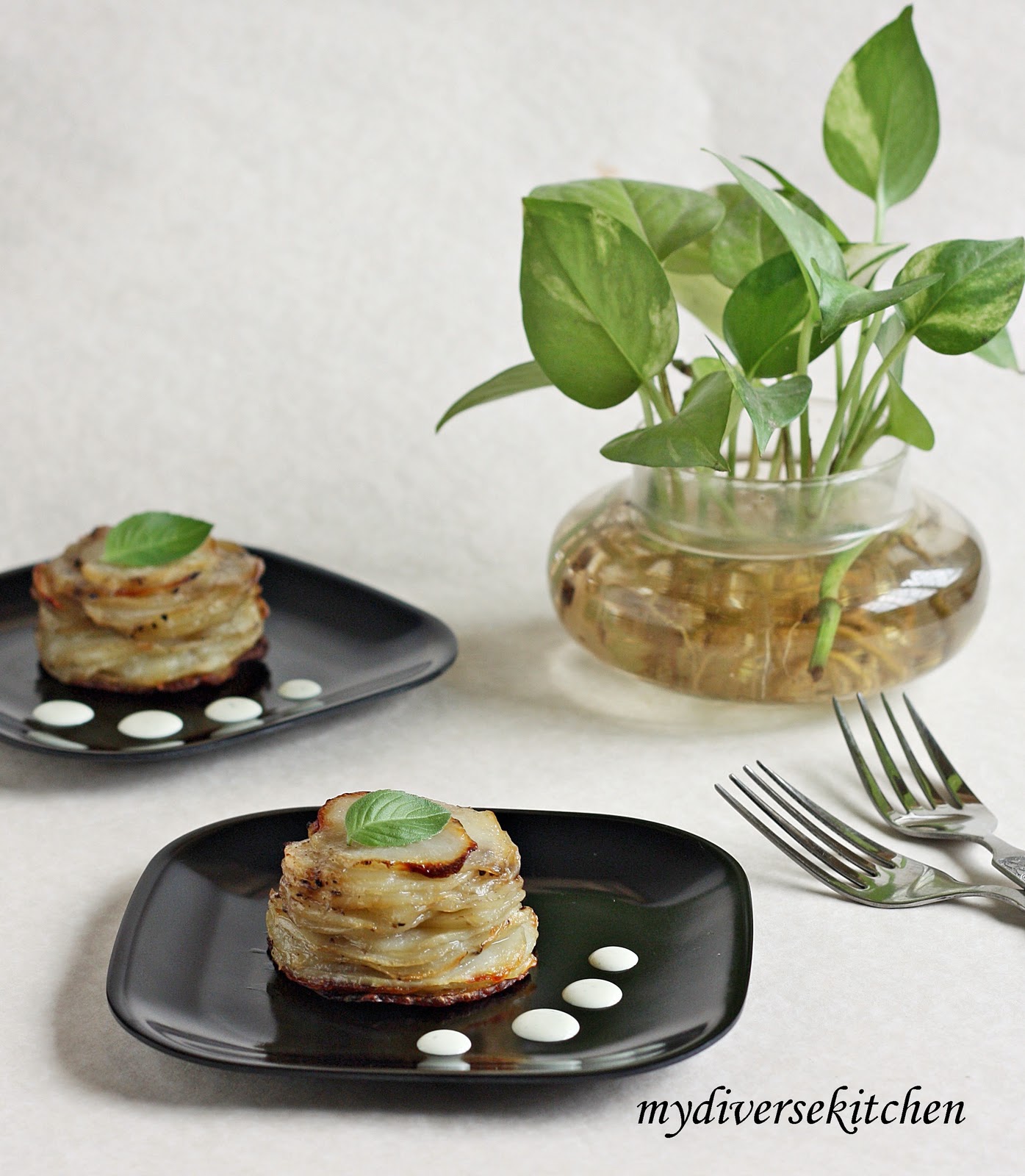 My Diverse Kitchen Pommes Anna (Potatoes Anna) French Baked Potatoes