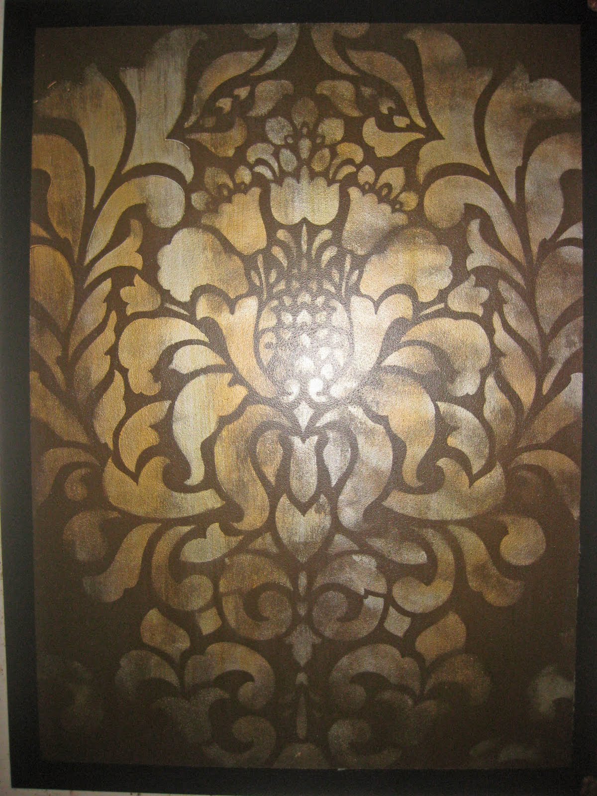 http://2.bp.blogspot.com/_LfAXthnifgA/TJkMSloI7VI/AAAAAAAAA0Q/SF4uBVw7Kxk/s1600/Silver+and+Brass+Damask.jpg