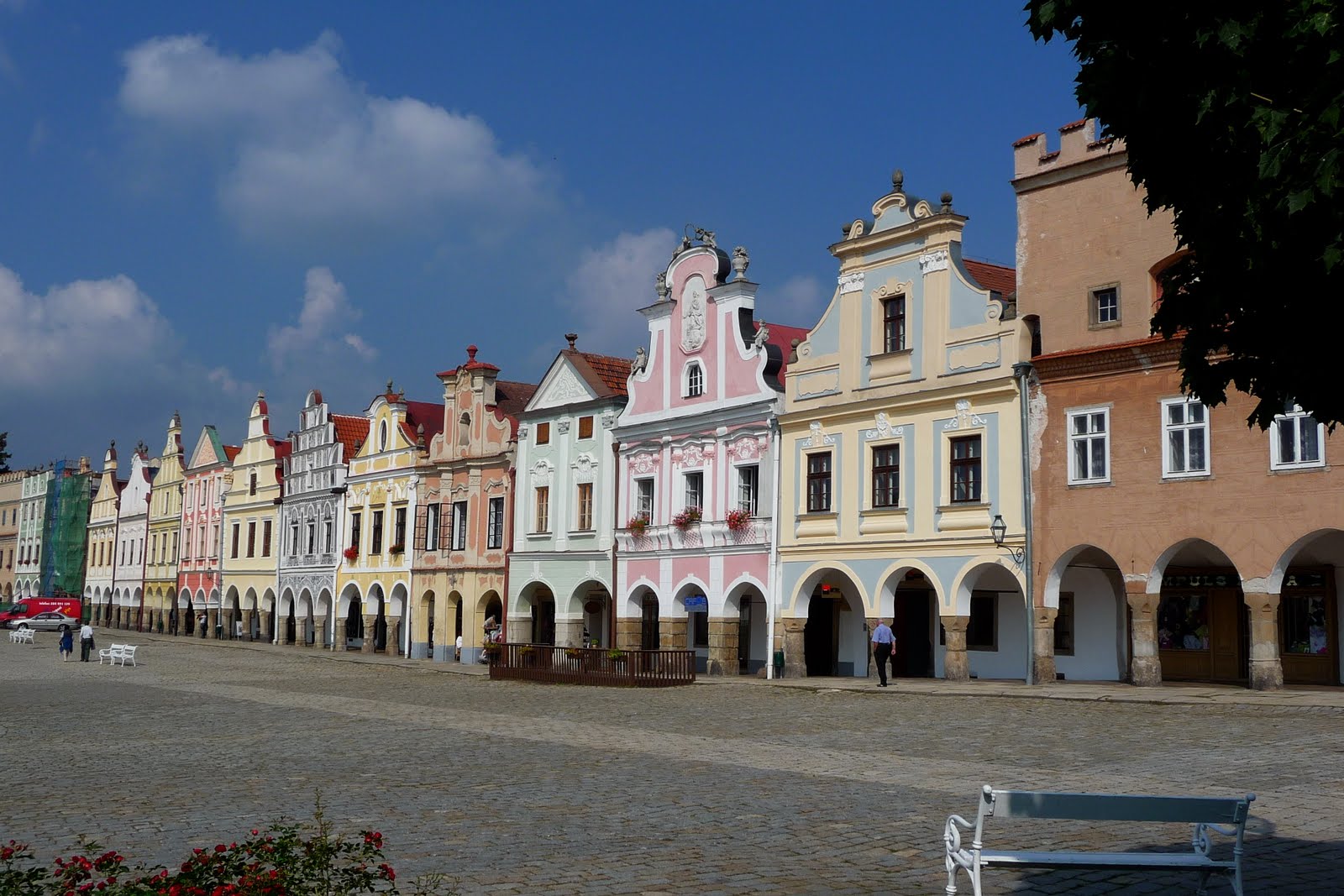 [企盼已久的小鎮，卻被艷陽惹了眼。.jpg]