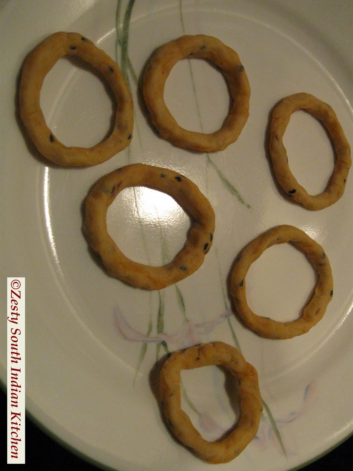 [Rings+ready+for+frying.jpg]