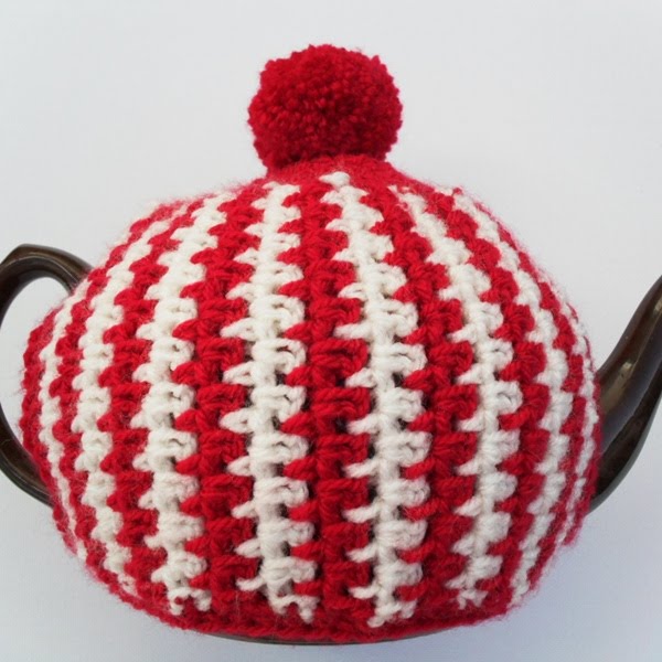 كروشية ابريق الشاي مرة ثانية.اكسسوارات كروشية للشاي.دفي ابريق الشاي Red+crochet+tea+cosy+