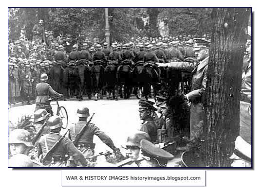 wehrmacht-parade-warsaw-hitler-salute-germany-invades-poland.jpg
