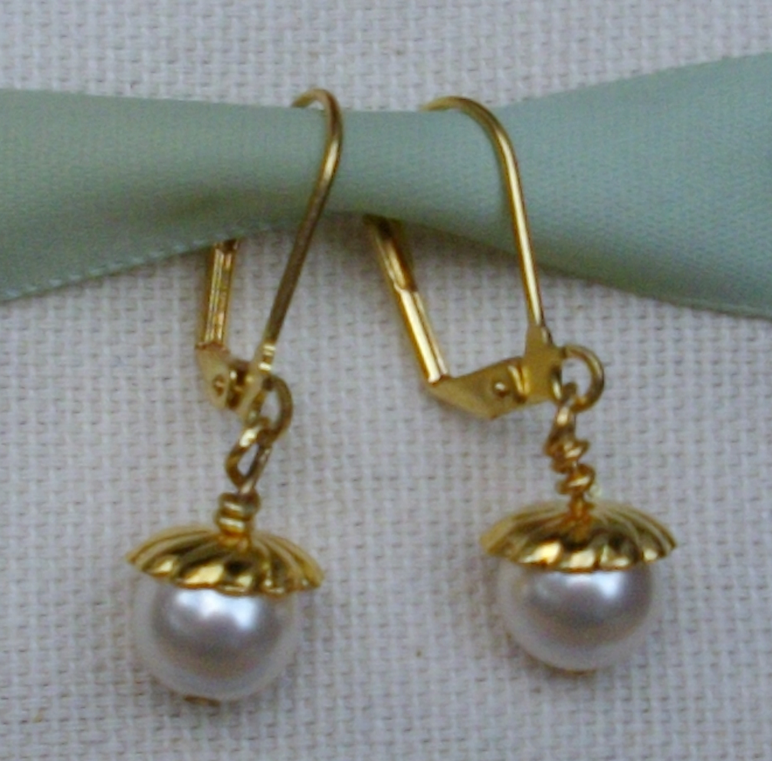 [Pearl+Bead+Cap+Earrings-very+clear.jpg]