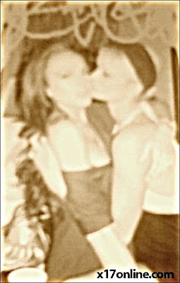 Paris Hilton cium Lindsay Lohan