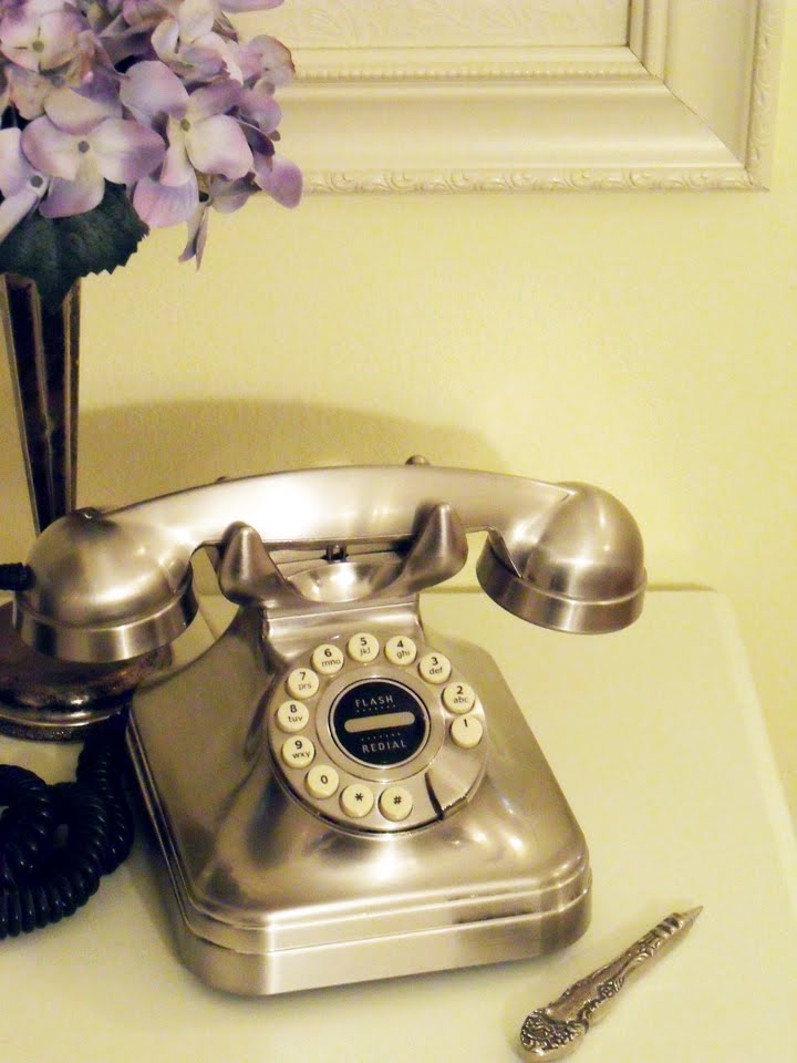 Mod Vintage Life Phone Nooks