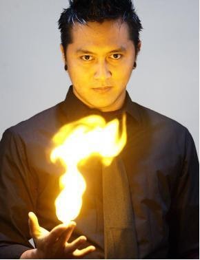 3 BERSAUDARA: Biografi Sang Pesulap " Demian Aditya